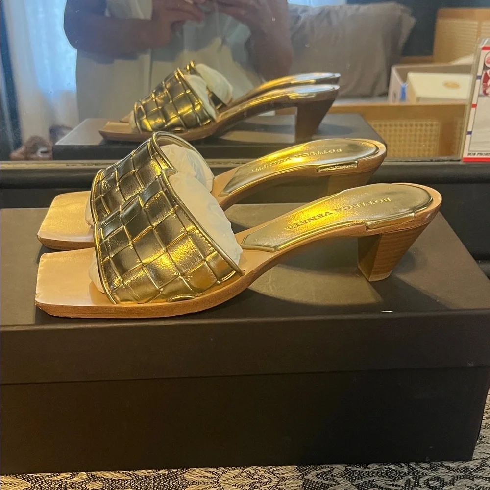 Bottega Veneta Metallic Gold Woven Mules - Picture 2 of 8